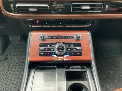 Used 2023 Lincoln Aviator Reserve w/ Equipment Group 201A AWD/4WD image 23