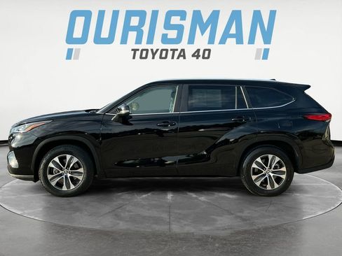 Used 2023 Toyota Highlander XLE image 4