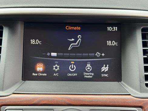 Used 2020 Nissan Pathfinder Platinum FWD image 24