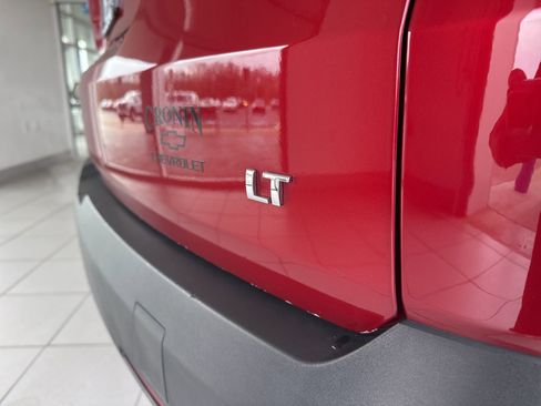 Used 2023 Chevrolet Traverse LT image 8