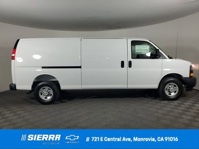 New 2025 Chevrolet Express 3500 Extended