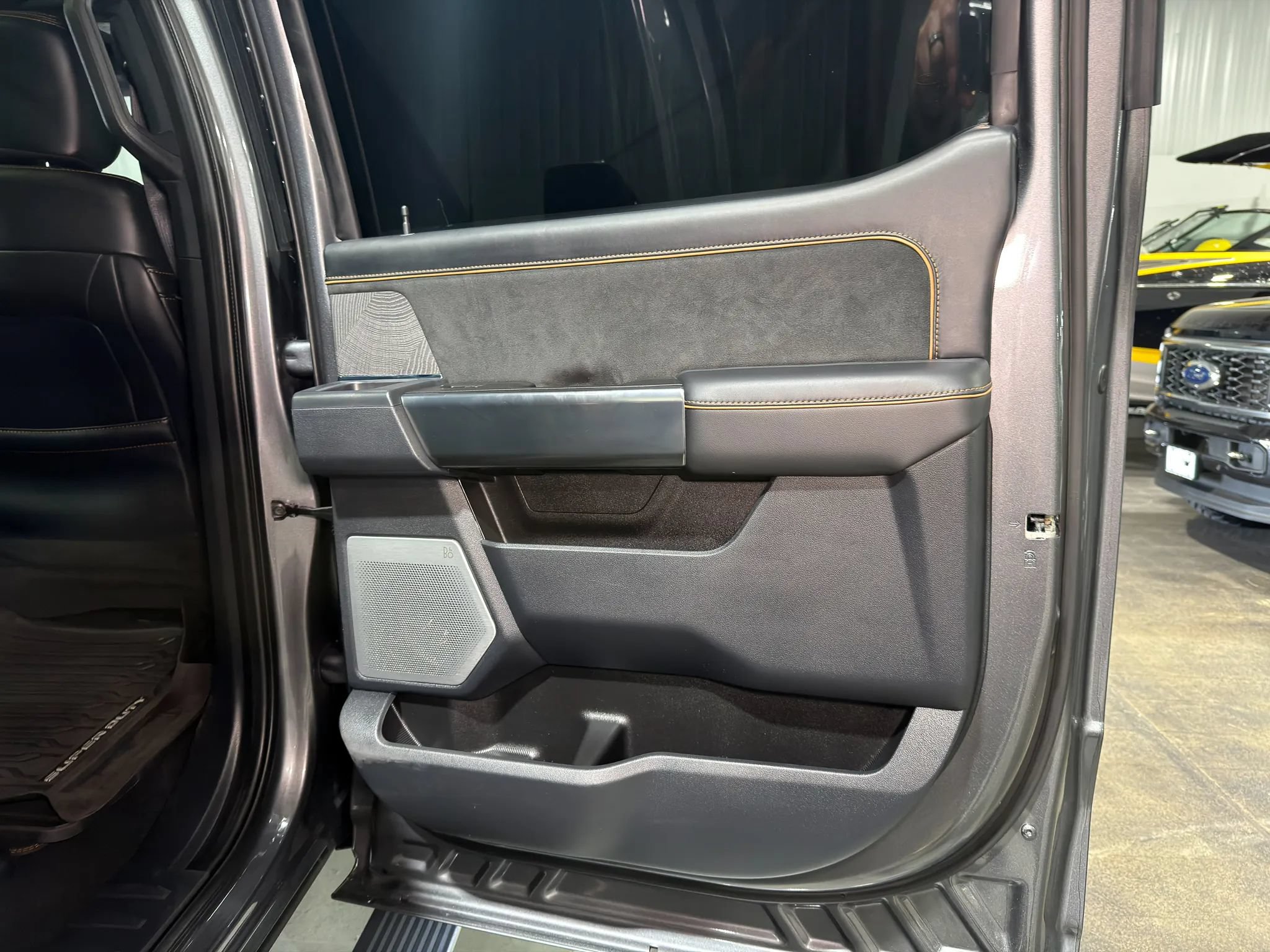 Used 2024 Ford F350 Platinum AWD/4WD image 12