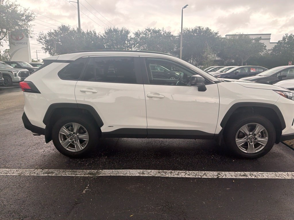 Used 2025 Toyota RAV4 LE AWD/4WD image 2