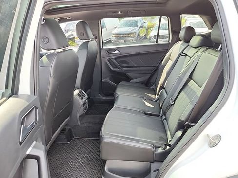 Used 2024 Volkswagen Tiguan SE R-Line AWD/4WD image 11