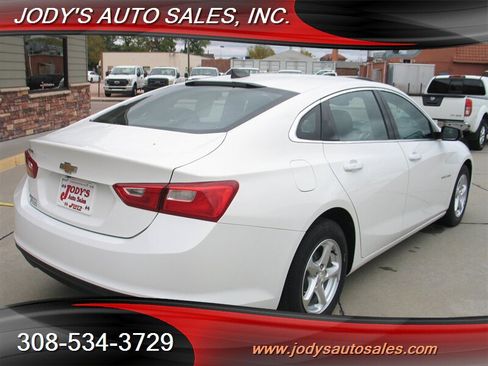 Used 2018 Chevrolet Malibu LS image 31
