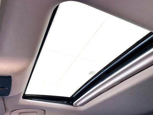 Used 2019 Nissan Altima 2.5 SV image 15