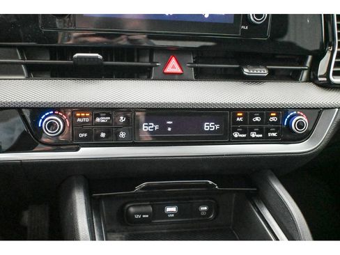 Used 2023 Kia Sportage LX image 40