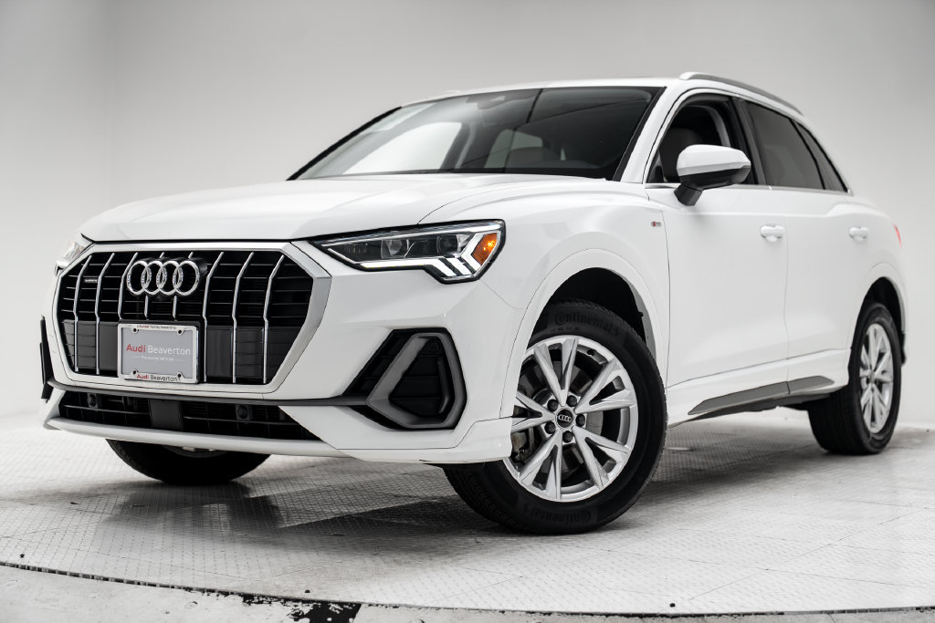 Used 2023 Audi Q3 2.0T Premium Plus w/ Premium Plus Package AWD/4WD image 1