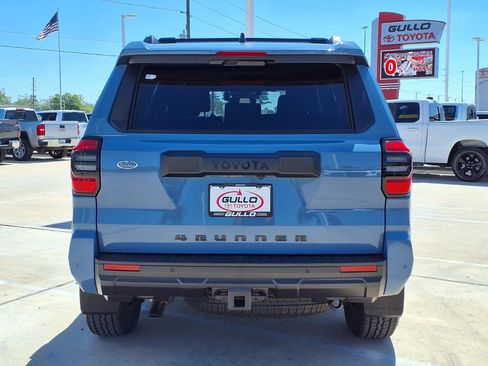 Certified 2025 Toyota 4Runner TRD Off-Road image 7