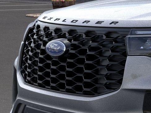 Used 2026 Ford Explorer ST-Line w/ ST-Line Street Pack AWD/4WD image 17