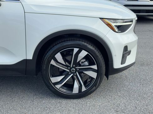 Used 2023 Volvo XC40 B5 Plus w/ Protection Package Premier image 11