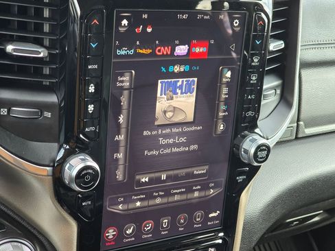 Used 2019 RAM 1500 Laramie image 39