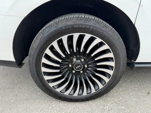 Used 2021 Lincoln Navigator L Black Label AWD/4WD image 10