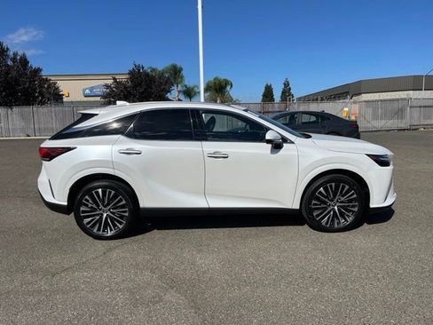 Used 2024 Lexus RX 350 Premium Plus w/ Cold Area Package FWD image 3