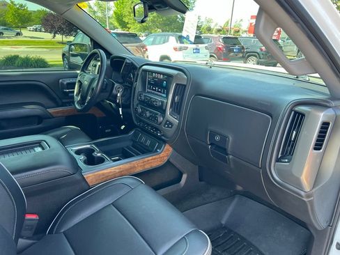 Used 2018 Chevrolet Silverado 1500 High Country AWD/4WD image 28