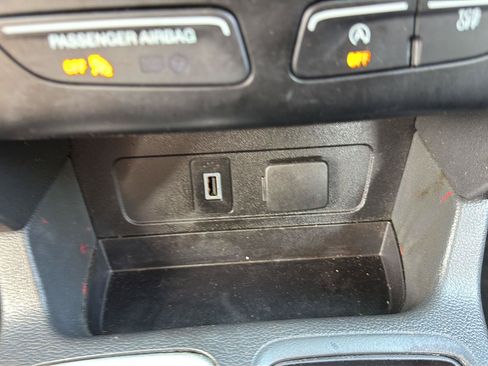 Used 2017 Ford Escape SE FWD image 9