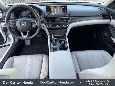 Used 2018 Honda Accord EX image 17