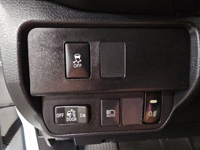 Certified 2023 Toyota Tacoma SR AWD/4WD image 17