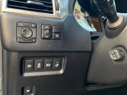 Used 2021 Lexus GX 460 Premium w/ Premium Package AWD/4WD image 15