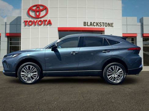 Certified 2023 Toyota Venza XLE AWD/4WD image 6