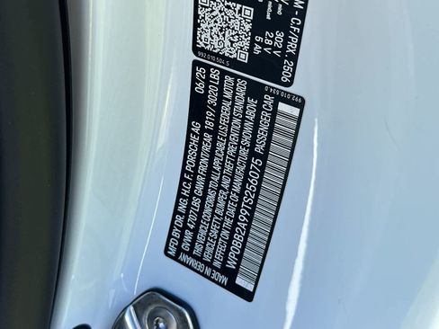 Certified 2026 Porsche 911 Targa 4 GTS AWD/4WD image 29