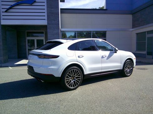 Used 2020 Porsche Cayenne image 7