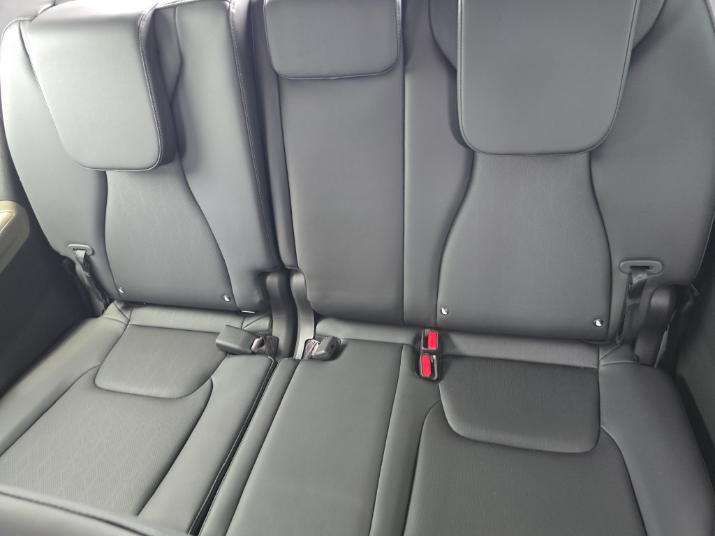 New 2027 Kia Carnival FWD image 17