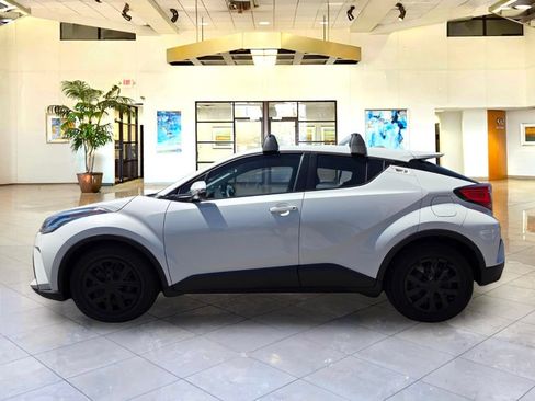 Used 2021 Toyota C-HR LE FWD image 8