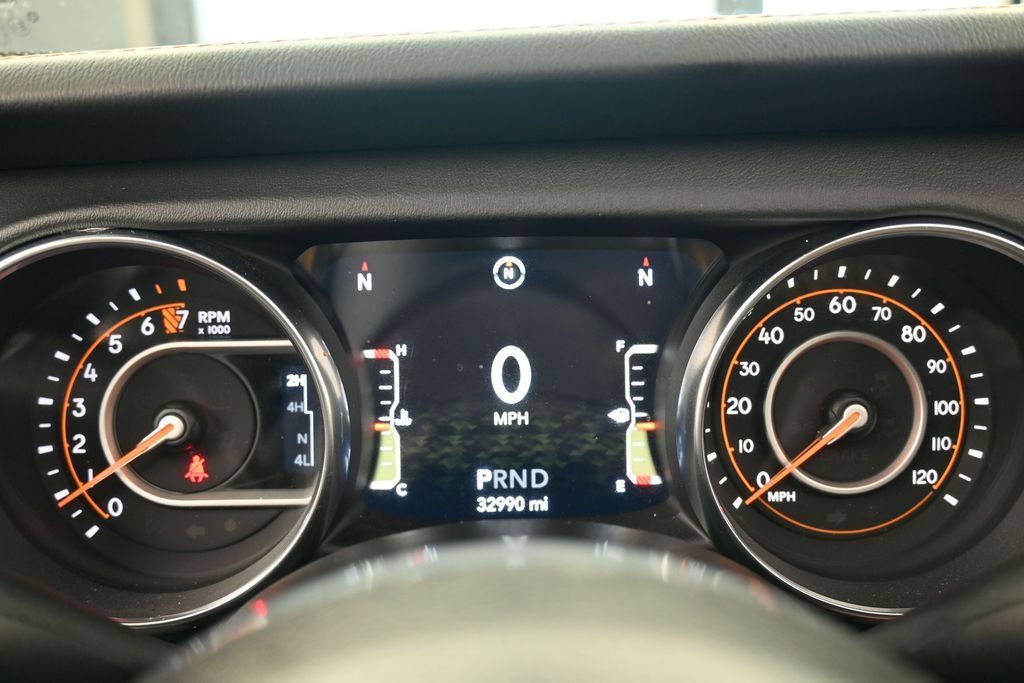Used 2021 Jeep Wrangler Unlimited Sahara AWD/4WD image 27