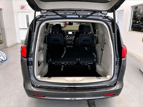 Used 2023 Chrysler Voyager LX FWD image 35