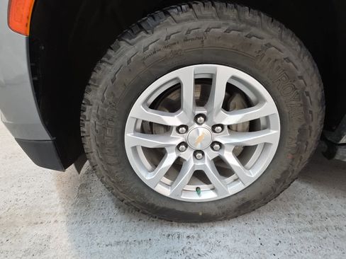 Certified 2023 Chevrolet Suburban LT image 9