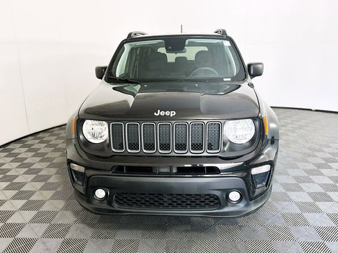 Used 2022 Jeep Renegade Latitude AWD/4WD image 8