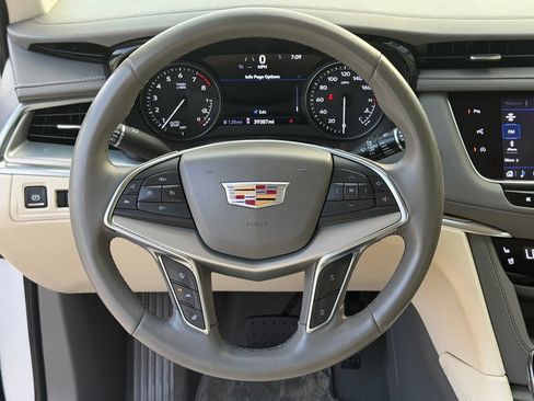 Used 2023 Cadillac XT5 Premium Luxury w/ Technology Package FWD image 23