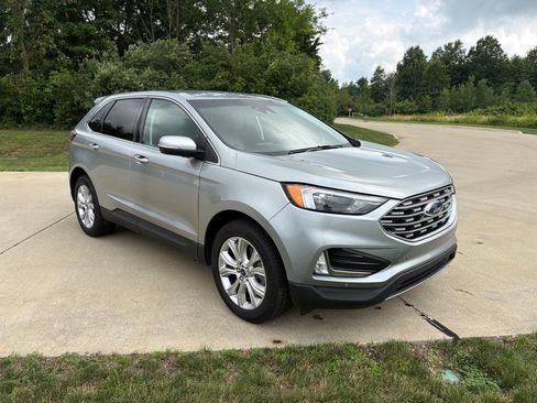 Used 2022 Ford Edge Titanium AWD/4WD image 11