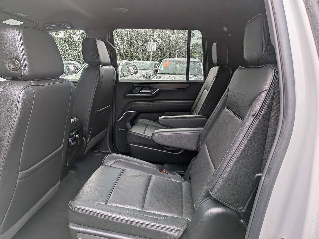 Used 2025 GMC Yukon XL Denali AWD/4WD image 15