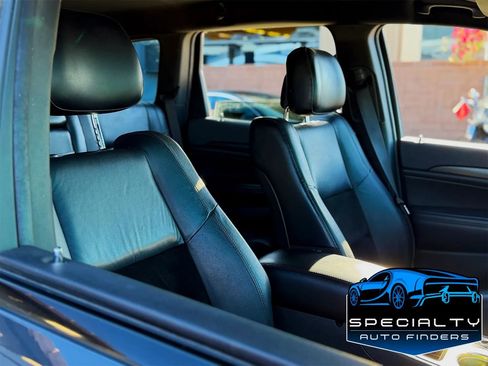 Used 2017 Jeep Grand Cherokee Altitude image 11