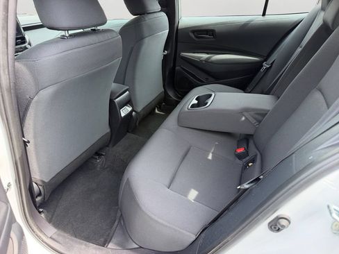 Used 2025 Toyota Corolla LE FWD image 11