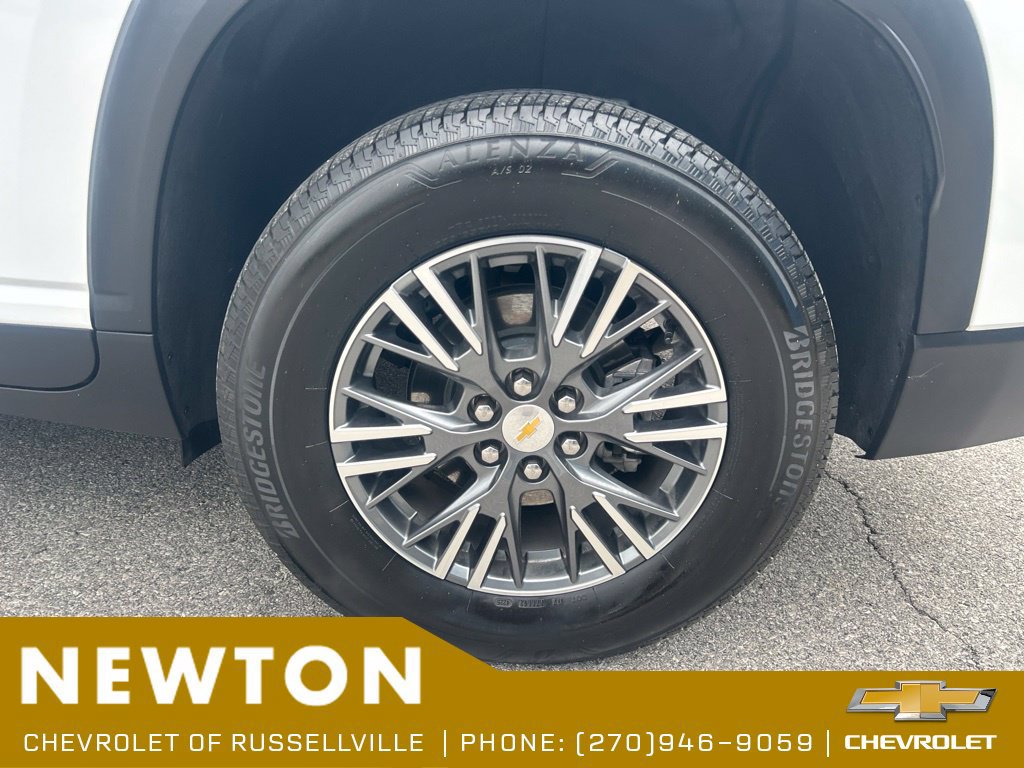 Used 2026 Chevrolet Traverse LT w/ Driver Confidence Package FWD image 44