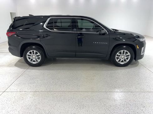 Used 2022 Chevrolet Traverse LS FWD image 6