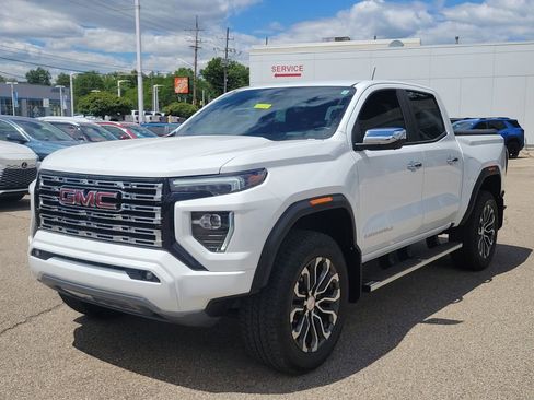 Used 2024 GMC Canyon Denali AWD/4WD image 2