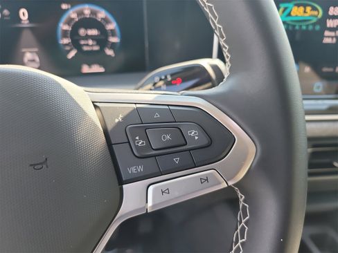 Used 2025 Volkswagen Tiguan S image 29