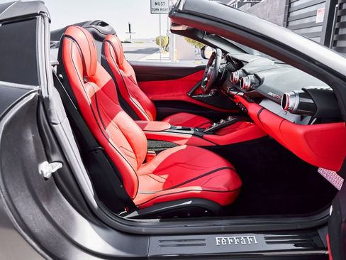 Used 2021 Ferrari 812 GTS RWD image 33