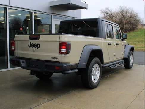 Used 2020 Jeep Gladiator Sport w/ Quick Order Package 24S image 8