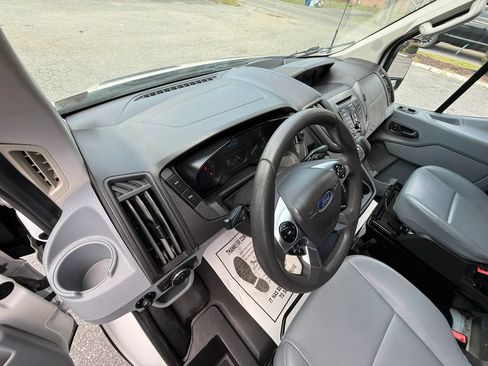 Used 2019 Ford Transit 250 148 Low Roof RWD image 17