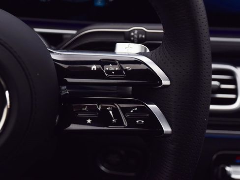 Used 2026 Mercedes-Benz GLS 450 4MATIC image 28