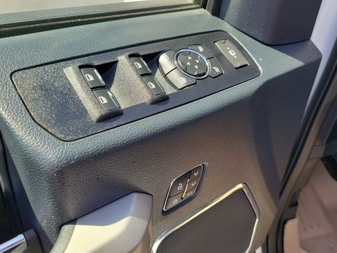 Used 2022 Ford F250 Lariat w/ Lariat Ultimate Package AWD/4WD image 18