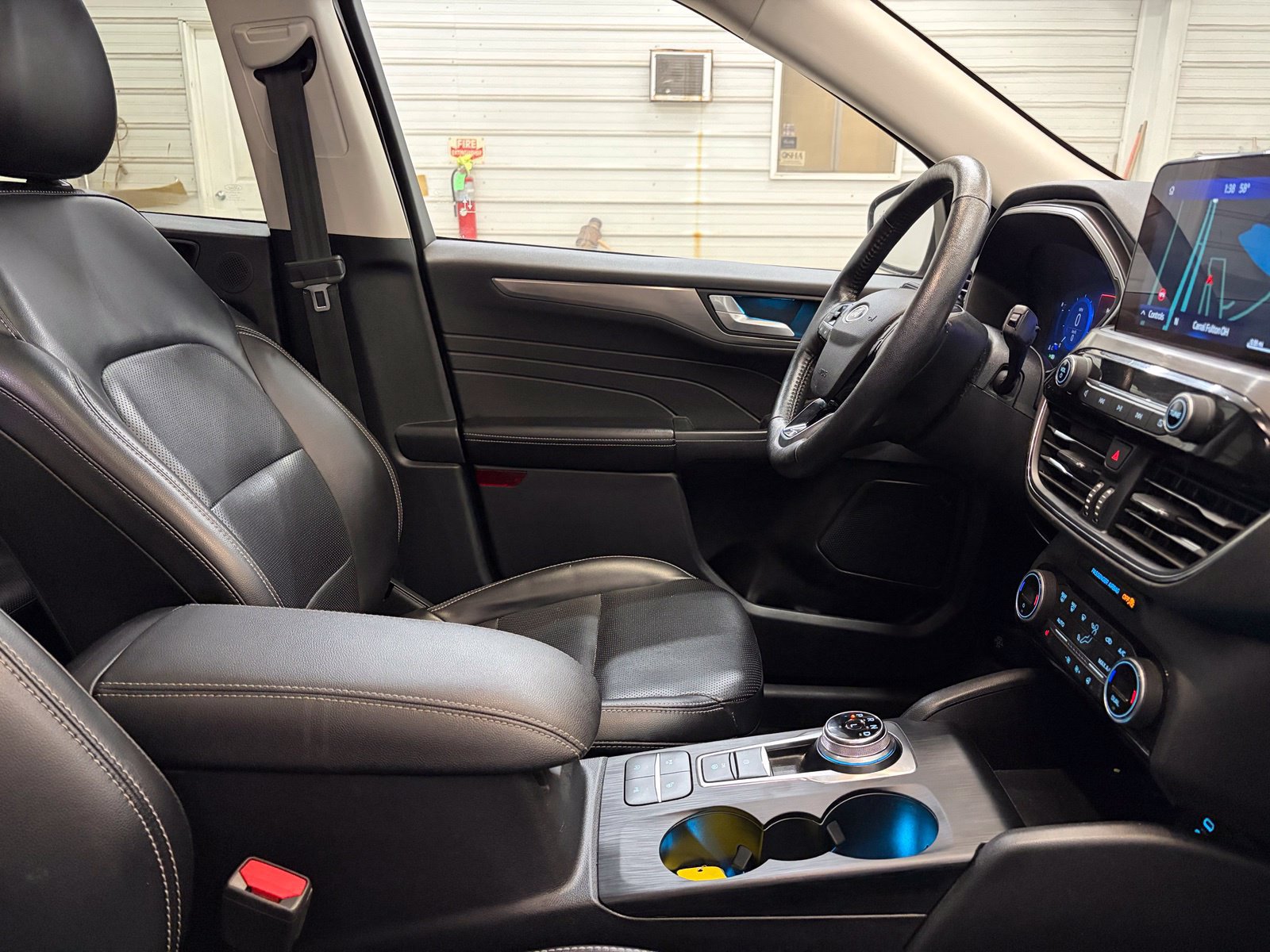 Used 2021 Ford Escape Titanium AWD/4WD image 28
