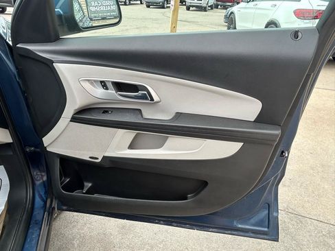 Used 2017 Chevrolet Equinox LT FWD image 16