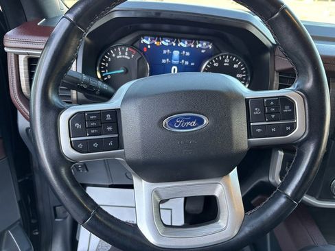 Used 2022 Ford Expedition Max Limited image 18