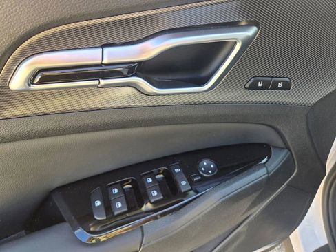 Used 2023 Kia Sportage SX image 12